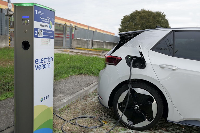 sostenibilità auto elettrica vs diesel e benzina