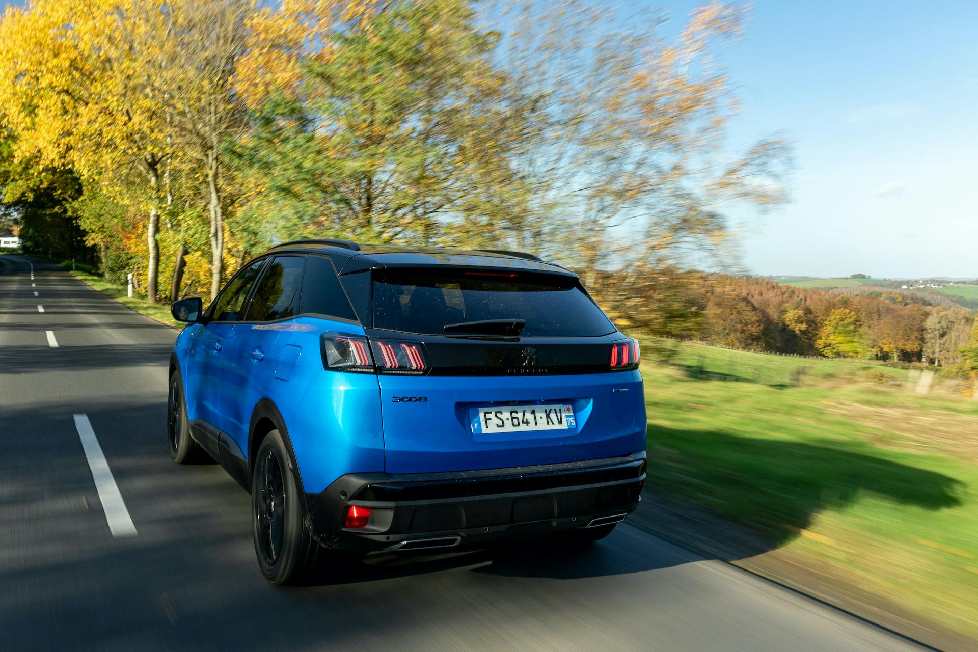 Peugeot 3008 restyling vista posteriore dinamica