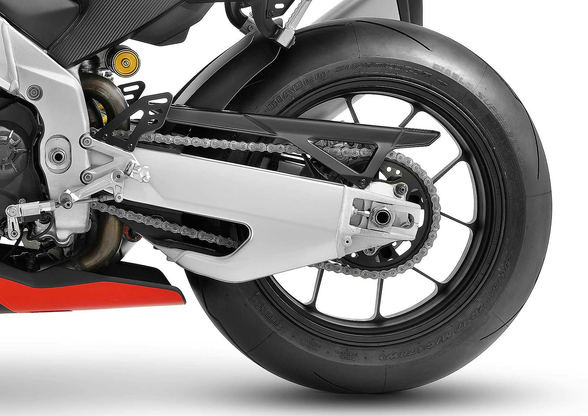 Aprilia RSV4 2021 Forcellone