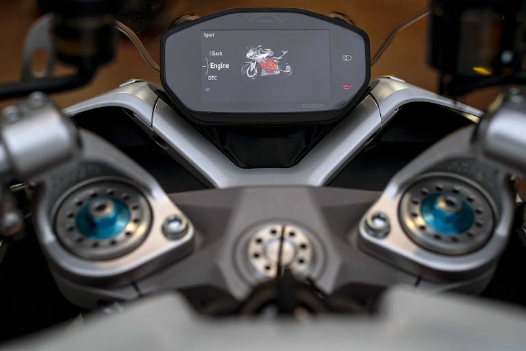 Ducati Supersport 950 S 2021 cruscotto