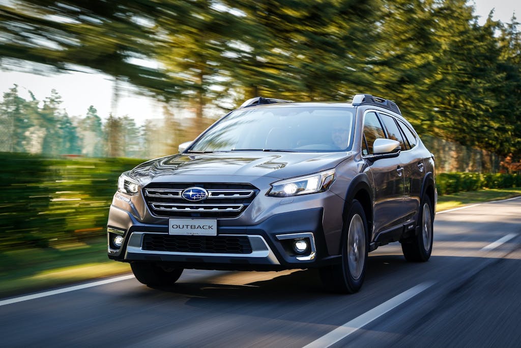 Subaru-Outback-MY21-esterno-frontale