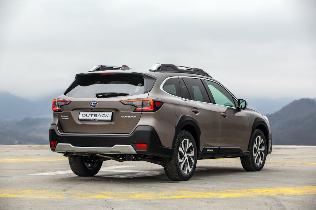 Subaru-Outback-My21-rear