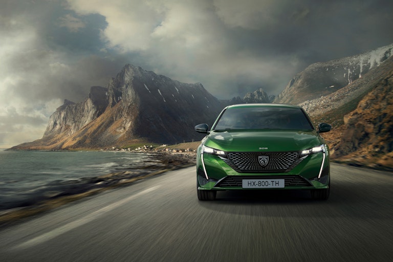 Nuova Peugeot 308 - vista frontale verde