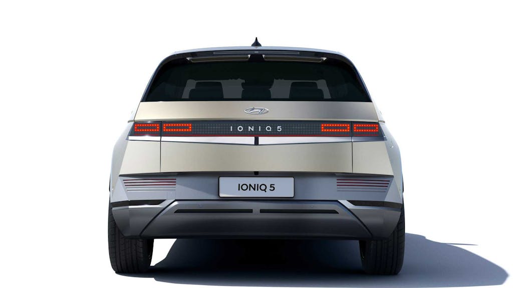 Hyundai Ioniq 5 vista posteriore
