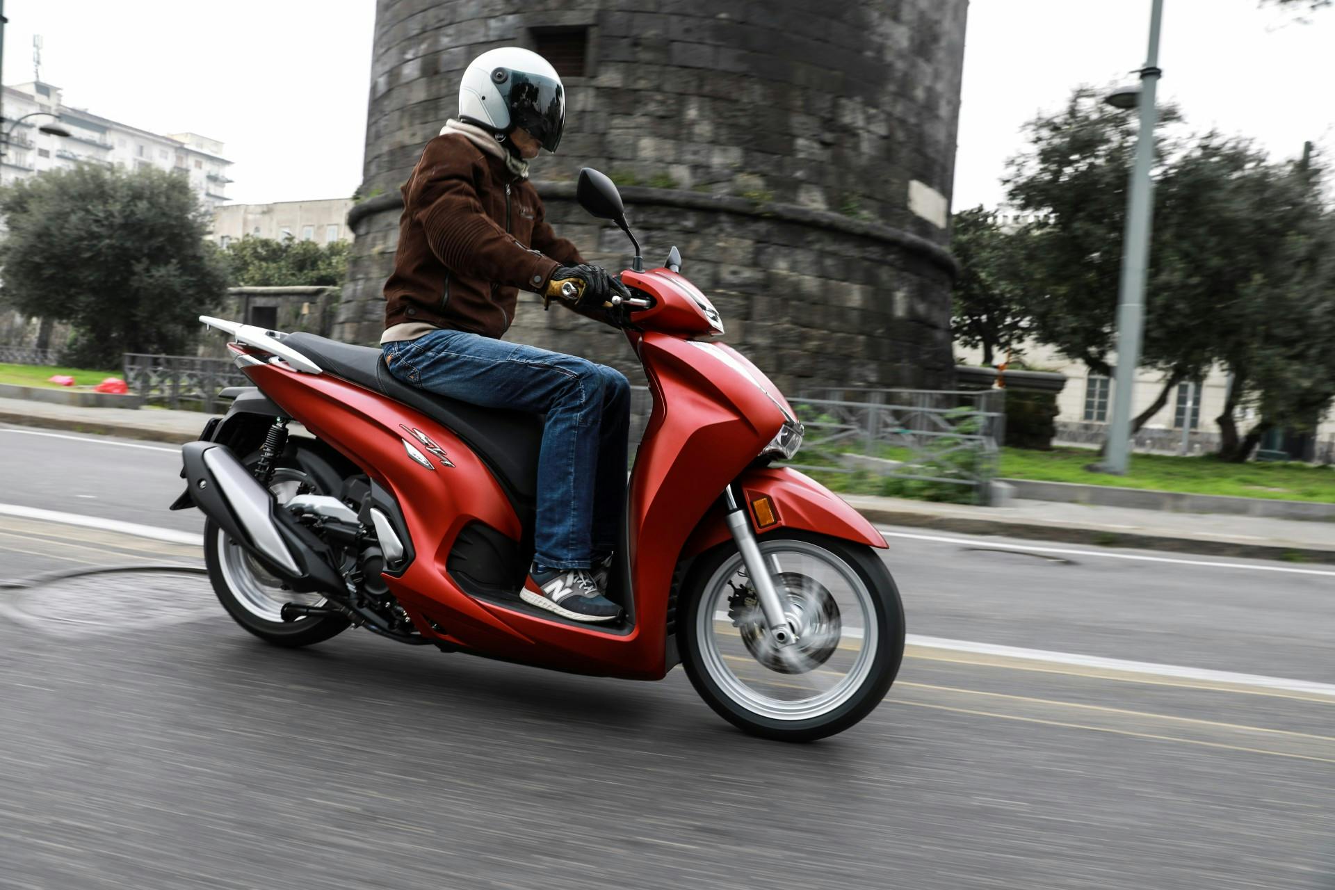 Honda SH350i migliori scooter a ruota alta