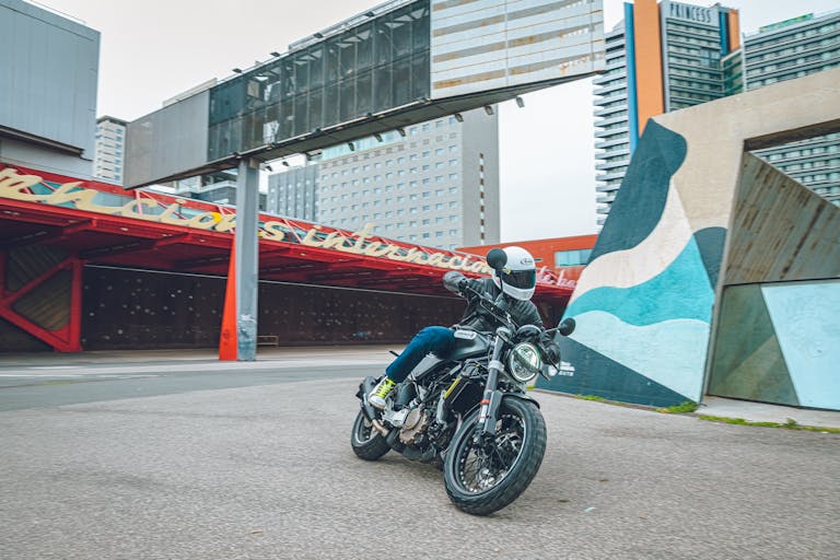 Husqvarna Svartpilen 125