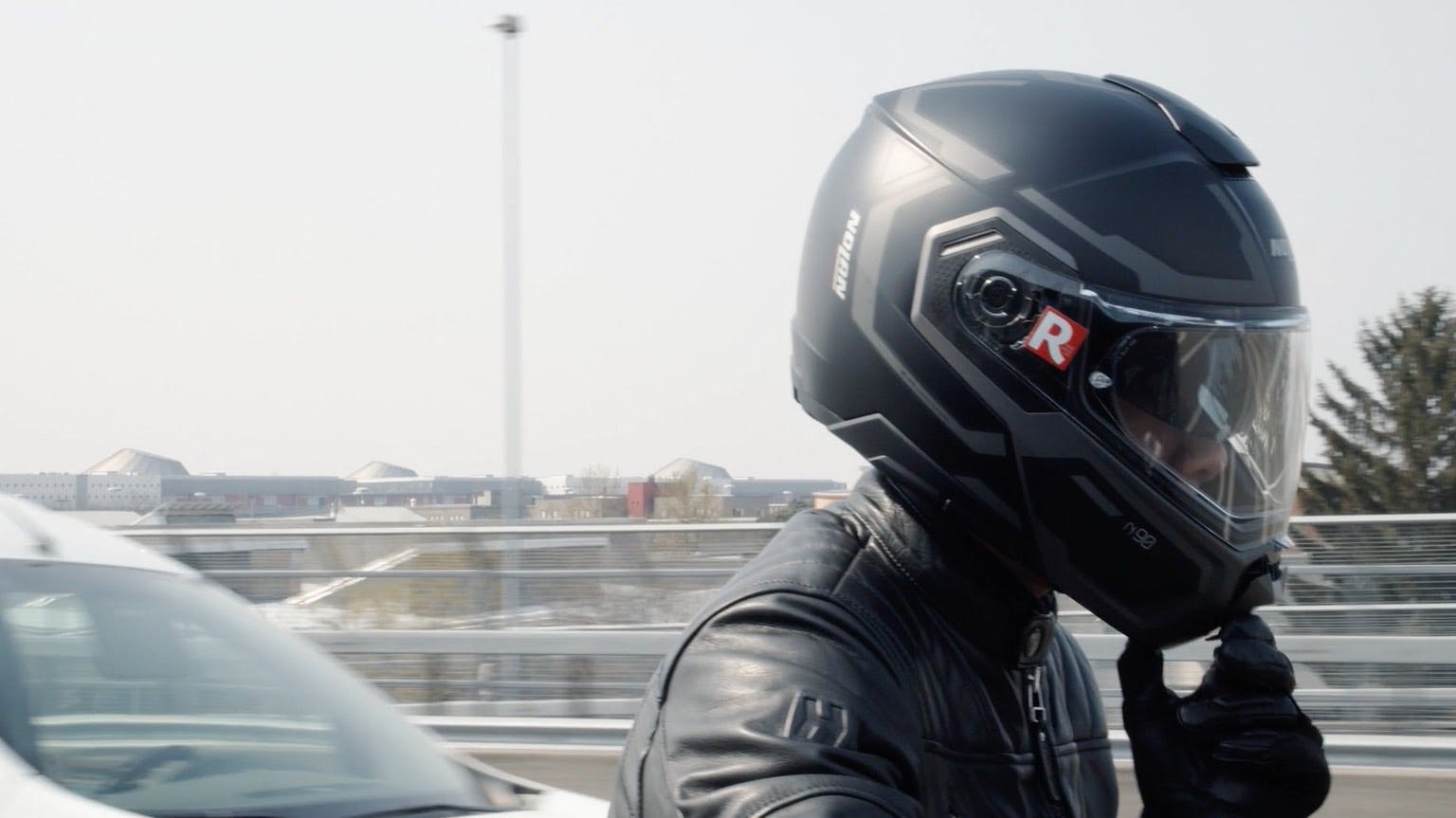 Nolan n90-3 - sistema di apertura della mentoniera