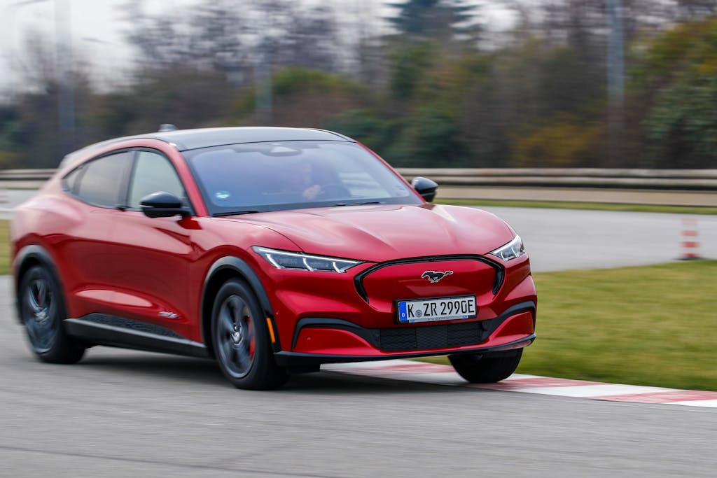 prova ford mustang mach e