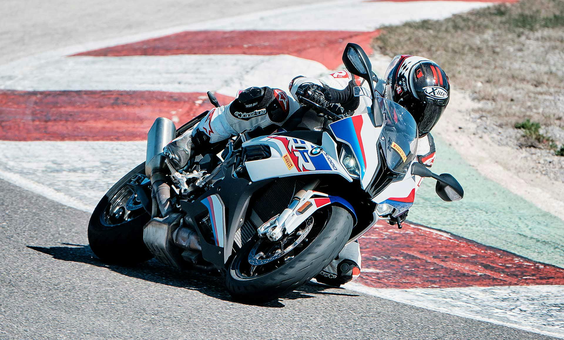 Pirelli Diablo Rosso IV in azione in pista con BMW S 1000 RR
