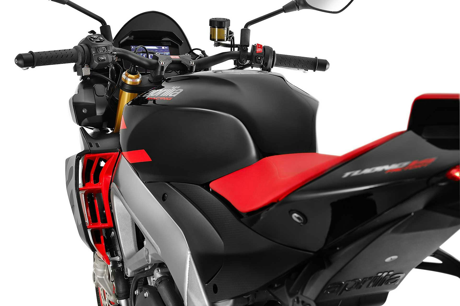 Aprilia Tuono Factory 2021 vista serbatoio