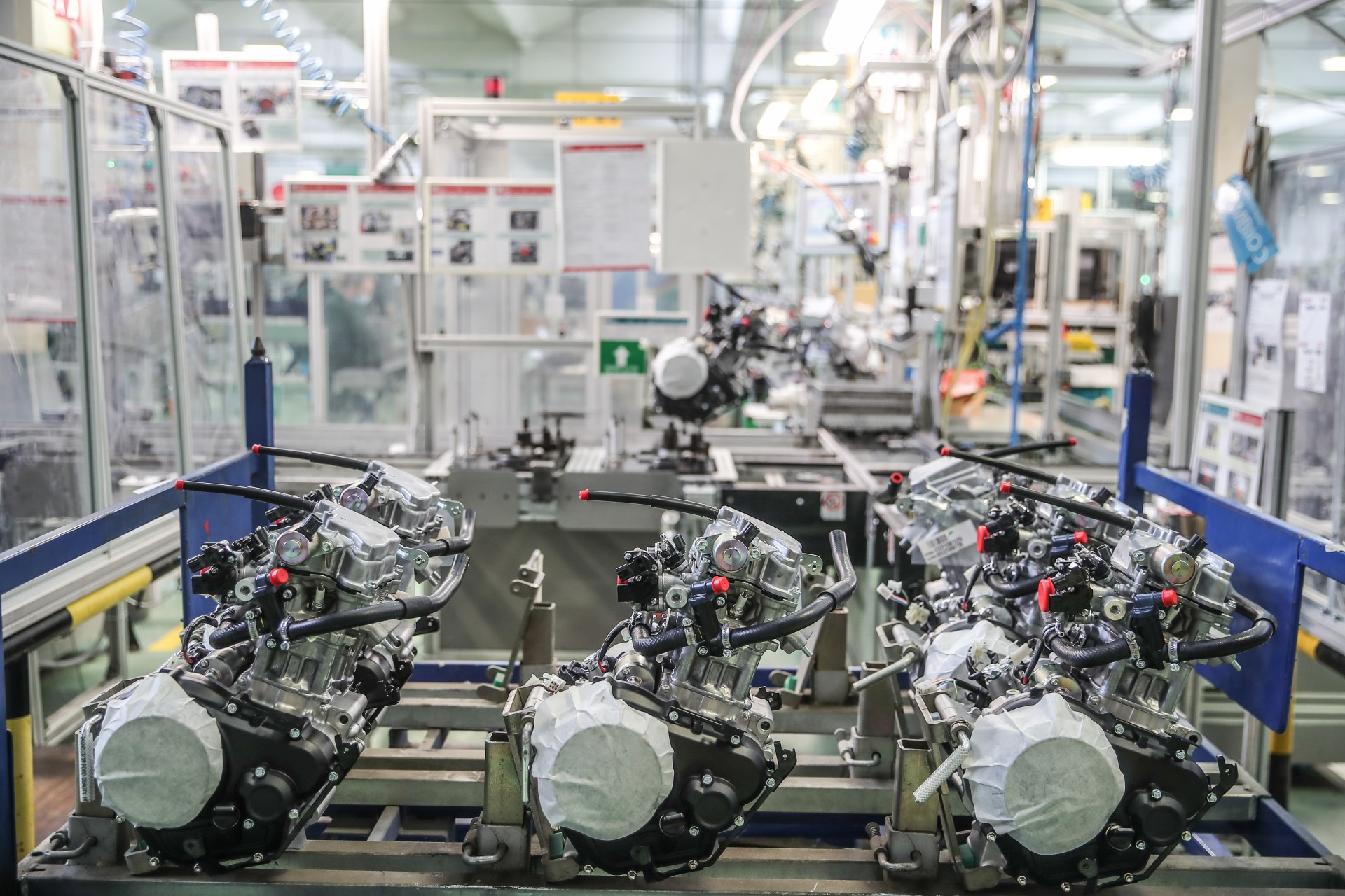 motori per fantic sulla linea produttiva dell'azienda minarelli