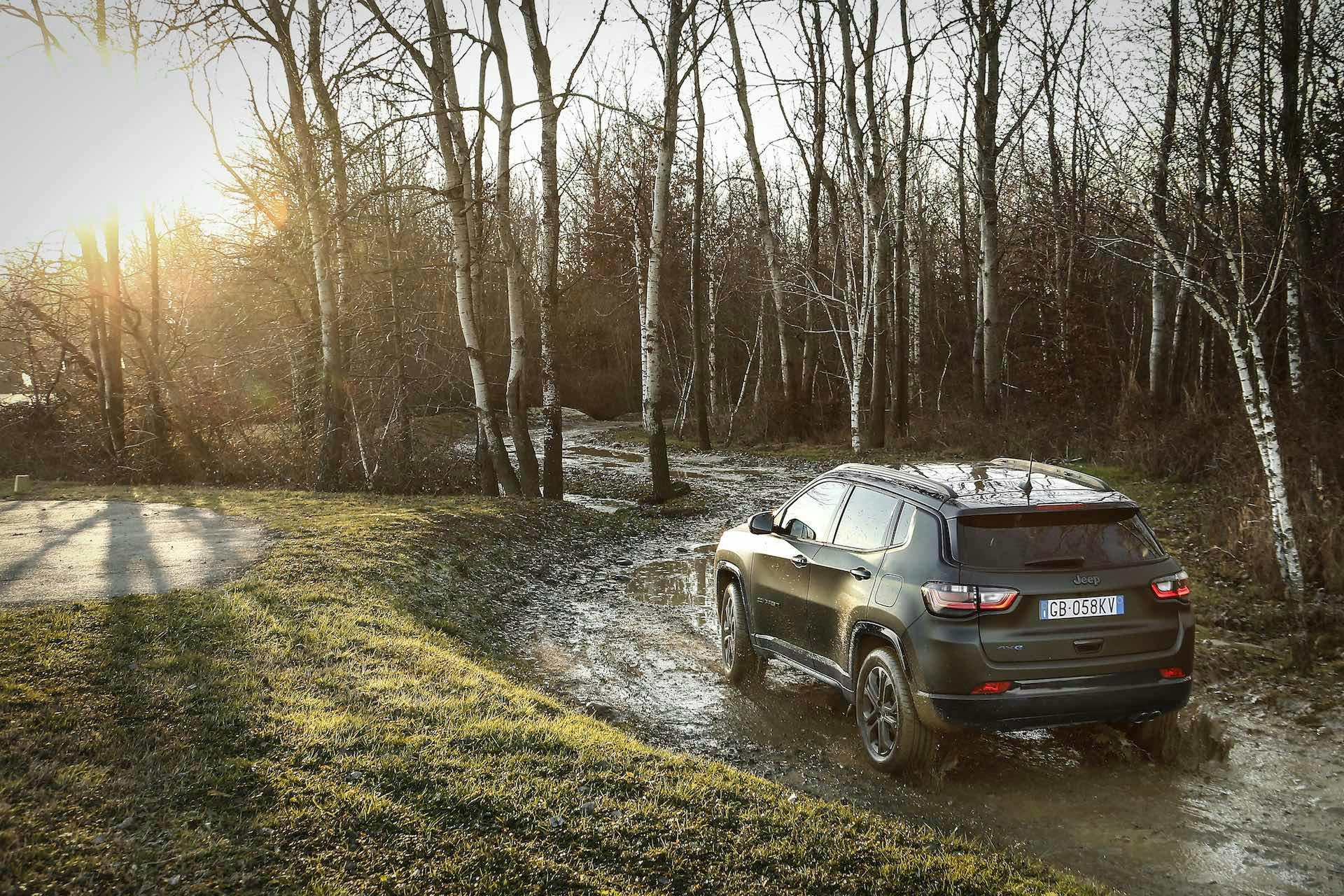 Jeep Compass 80th Anniversary 4xe - offroad