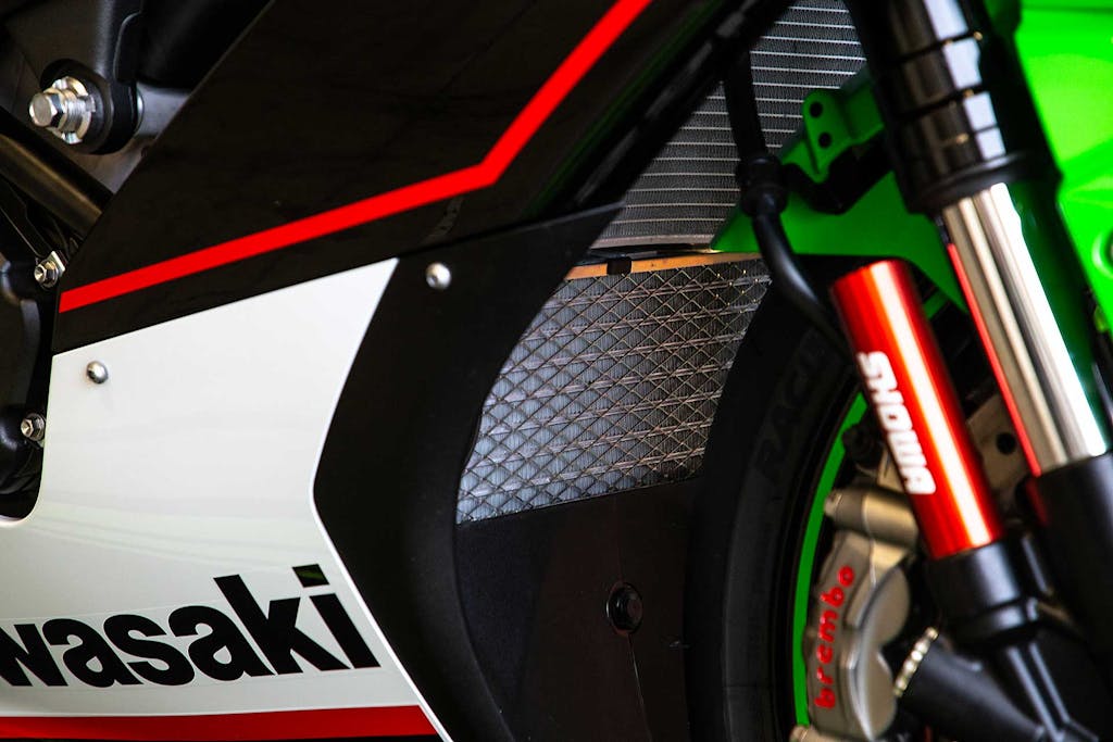 Kawasaki Ninja ZX-10R 2021 forcella showa pressurizzata