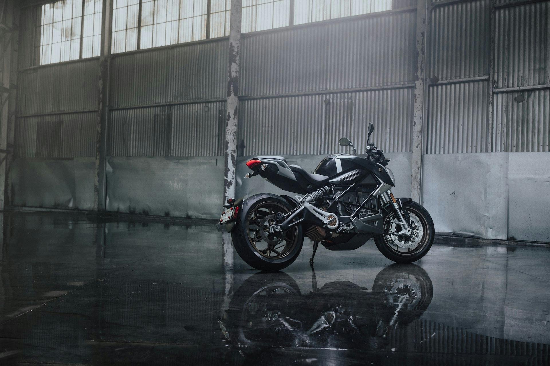 Foto statica della moto elettrica Zero Motorcycles SR/F
