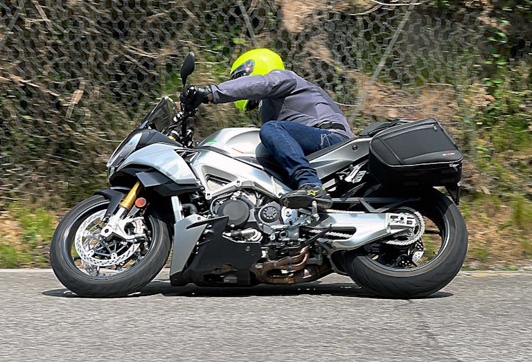 Aprilia Tuono V4 2021