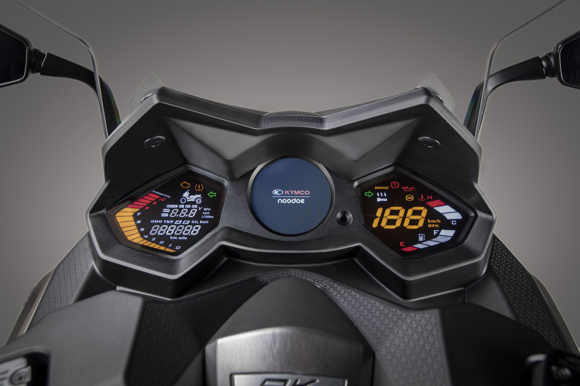 Kymco AK 550 ETS particolare strumentazione