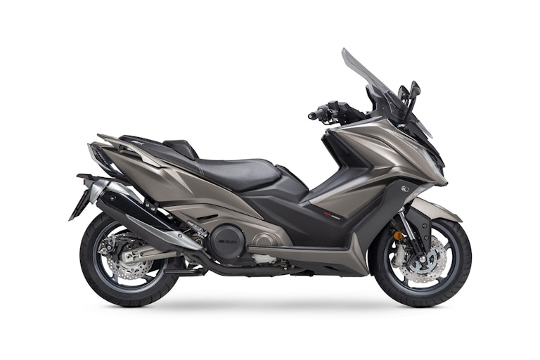 Kymco AK 550 ETS foto statica in studio