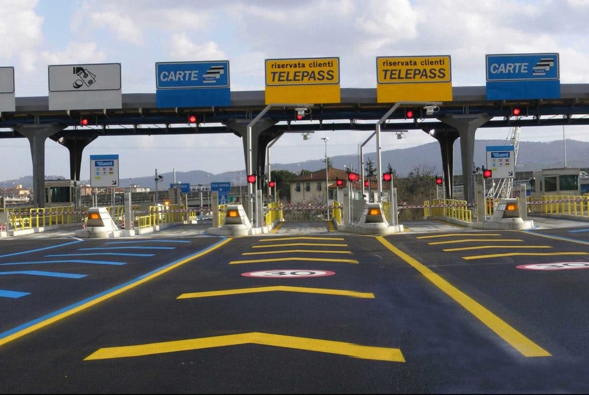 Corsia Telepass casello autostradale