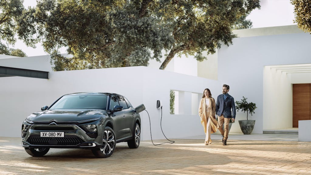Nuova Citroën C5 X PLUG IN