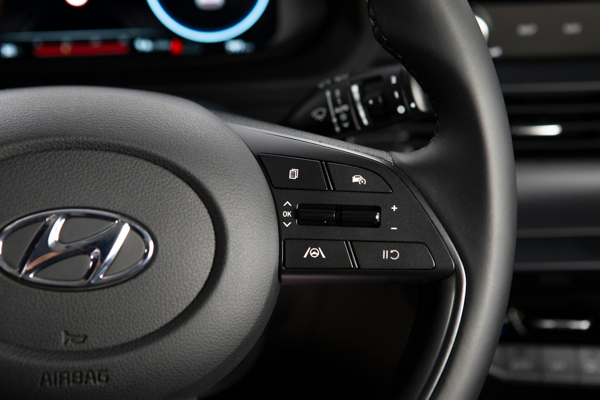 Hyundai Bayon comandi al volante