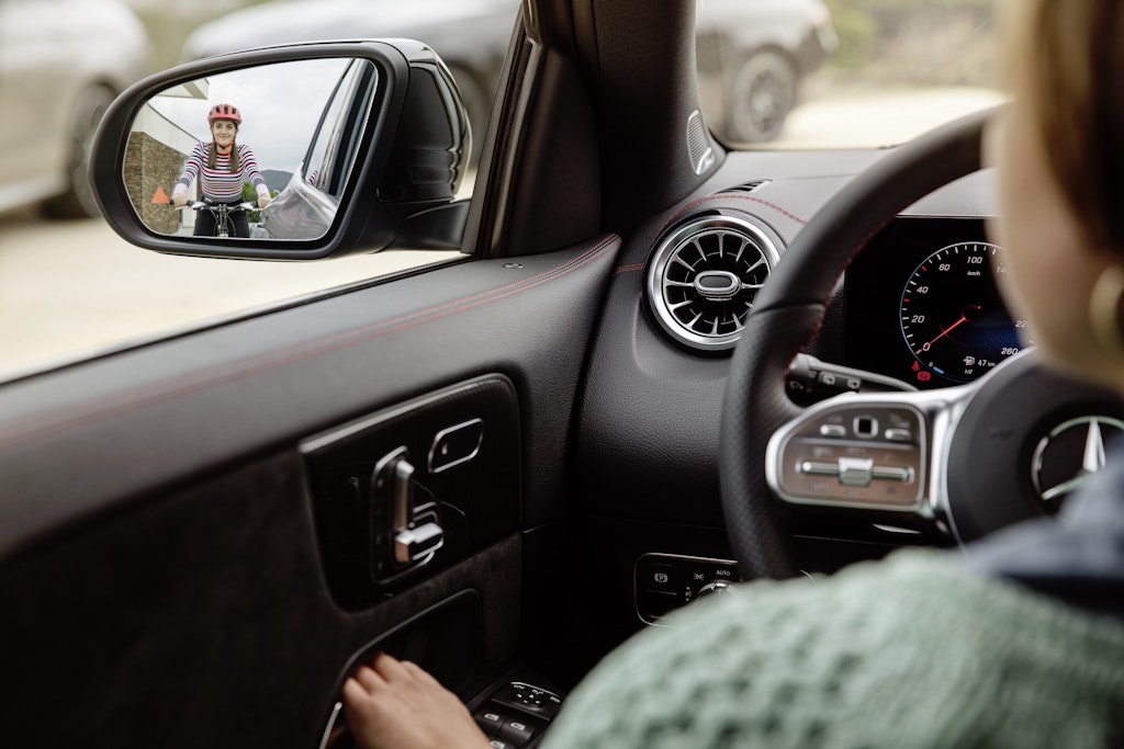 Mercedes GLA - blind spot assist specchietto retrovisore