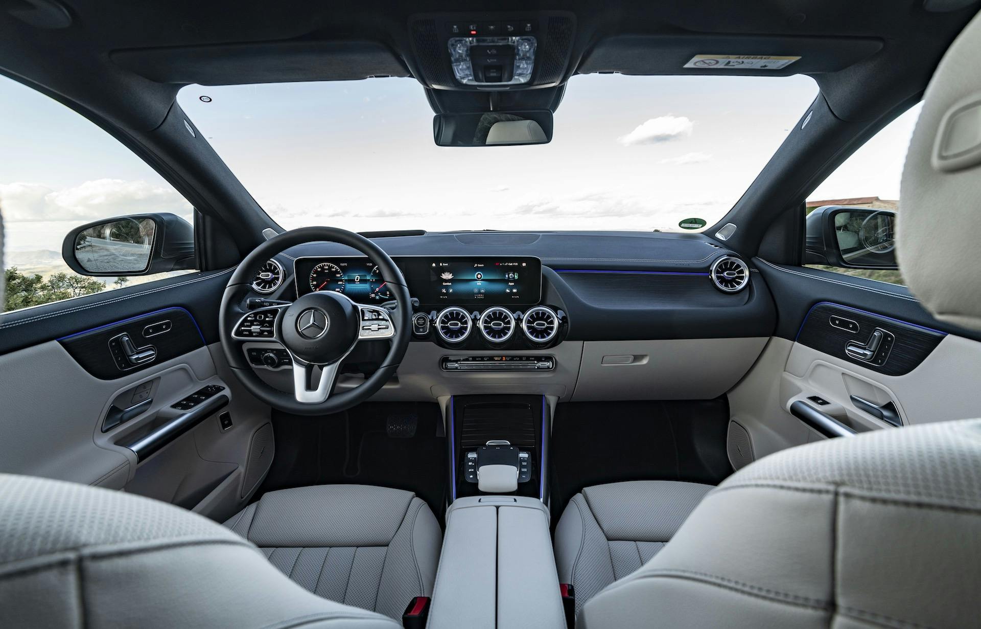 Mercedes GLA plancia e interni