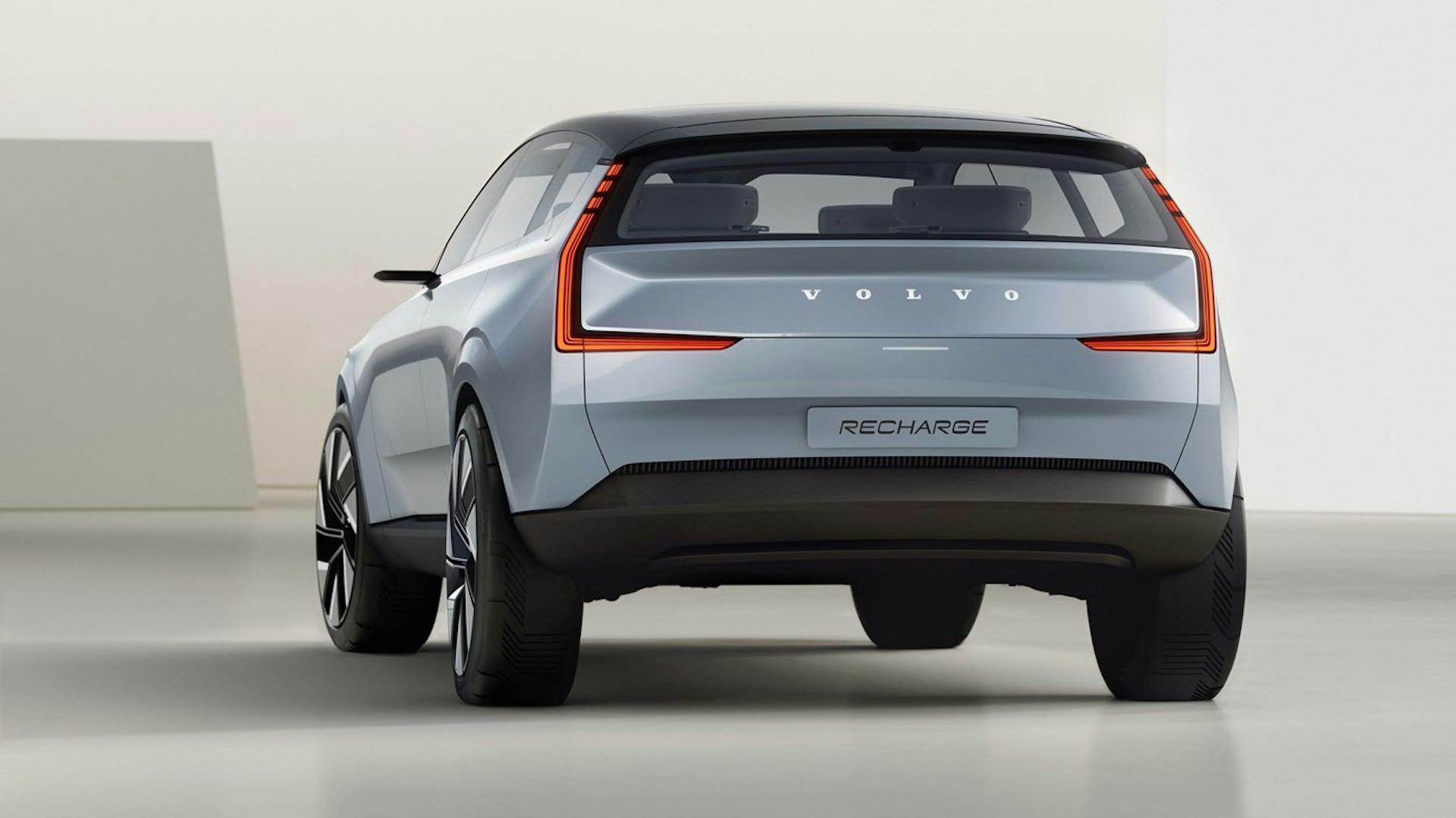 Volvo Concept Recharge - foto studio posteriore