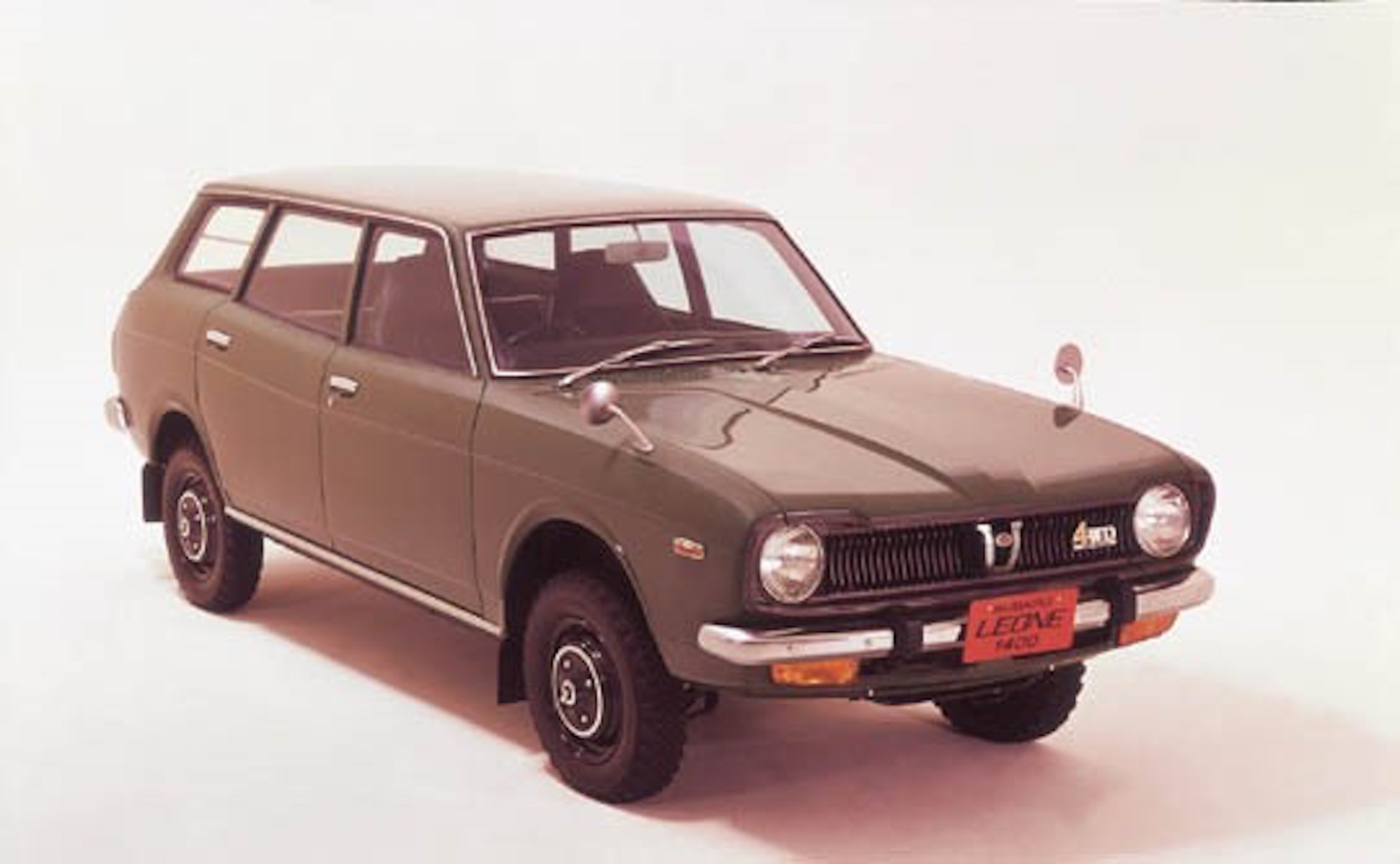 auto 4x4 subaru-leone-