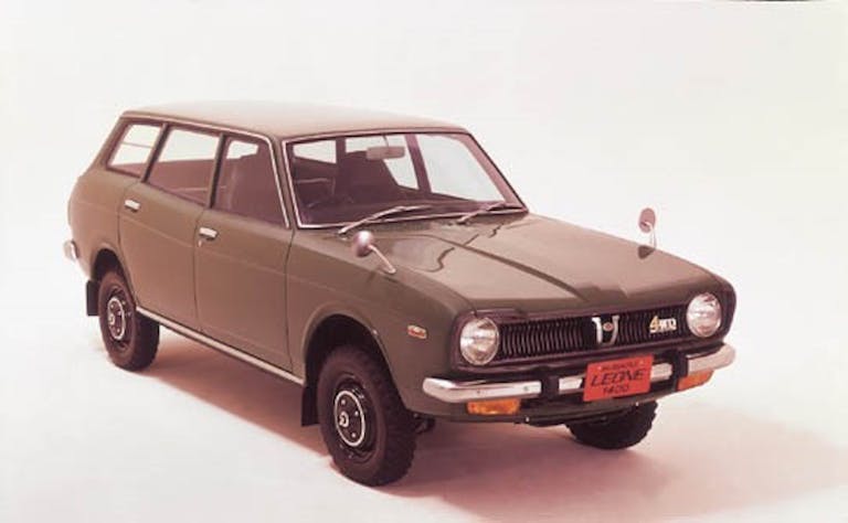 auto 4x4 subaru-leone-