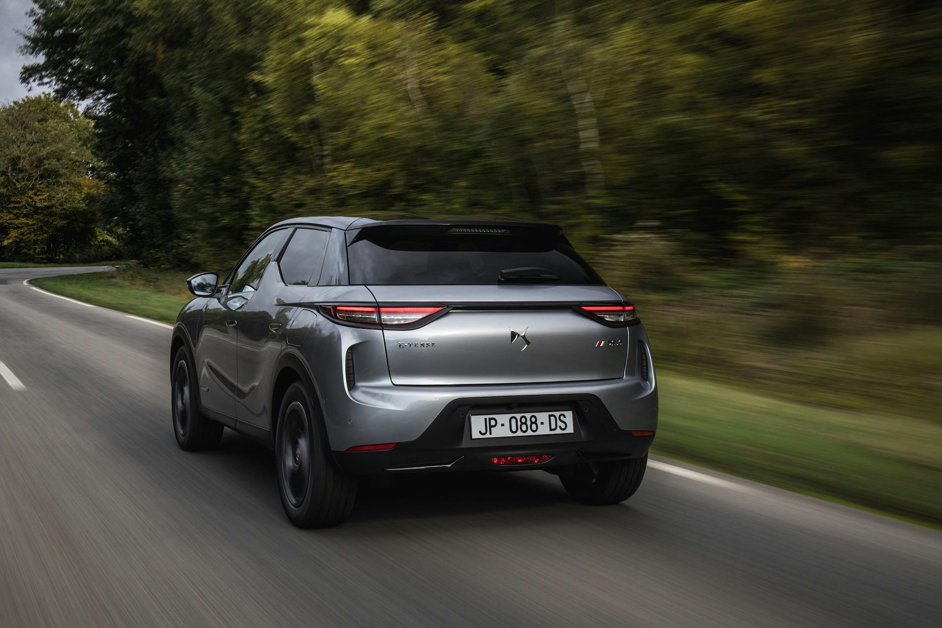 DS3 Crossback E-Tense - posteriore dinamica