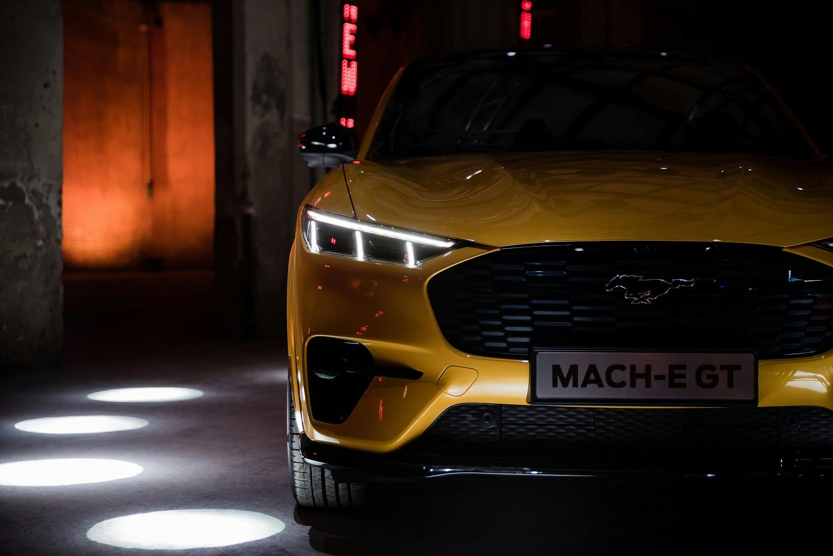 Ford Mustang Mach-e GT - dettaglio frontale