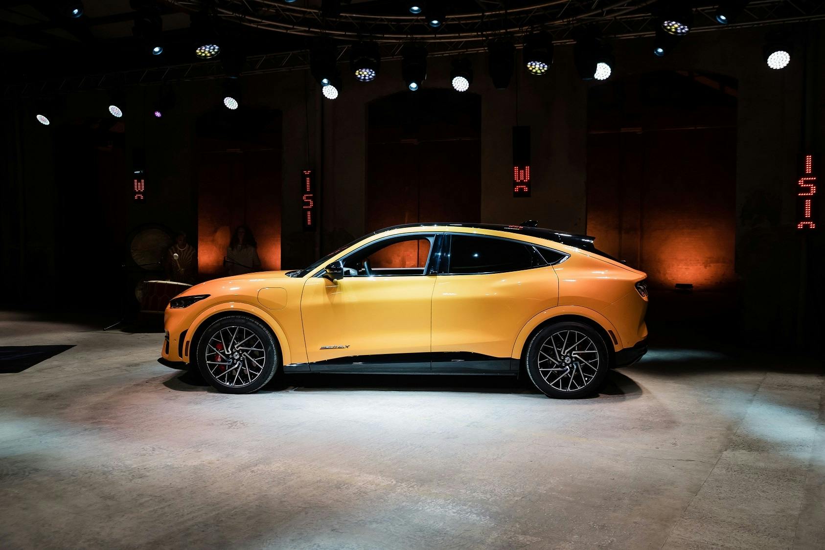 Ford Mustang Mach-e GT - statica laterale