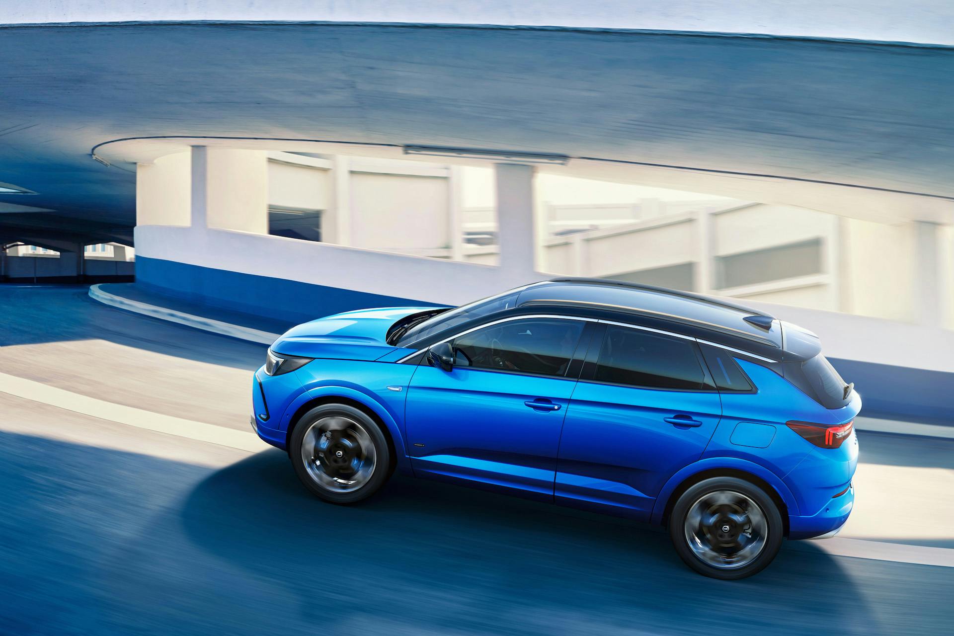 Opel Grandland Hybrid4 (2021) - dinamica laterale