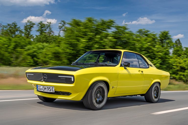 Opel Manta GSe - dinamica tre quarti posteriore