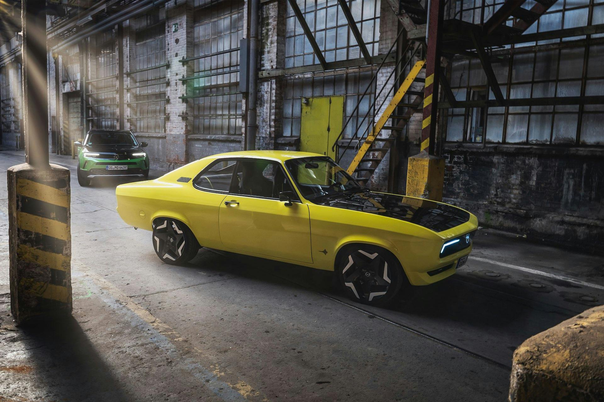 Opel Manta GSe - statica tre quarti anteriore