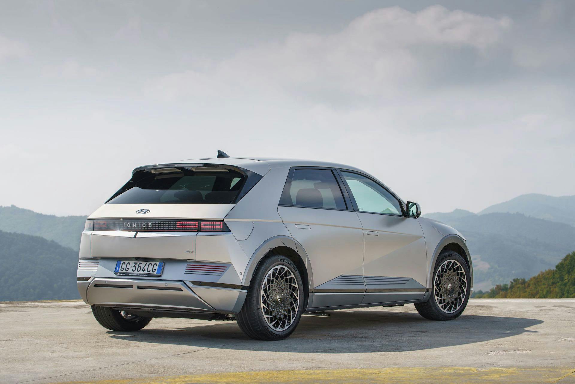 Hyundai Ioniq 5 - statica tre quarti posteriore
