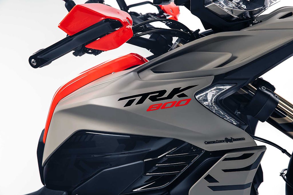 Benelli TRK 800