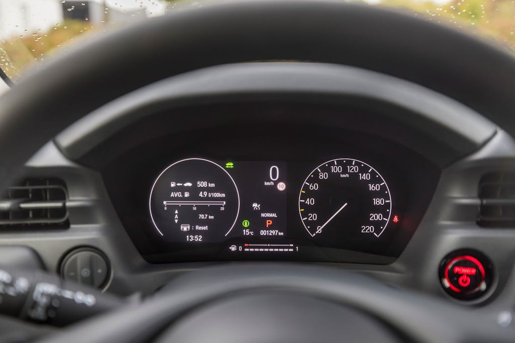 Honda HR-V full hybrid - interni cruscotto digitale
