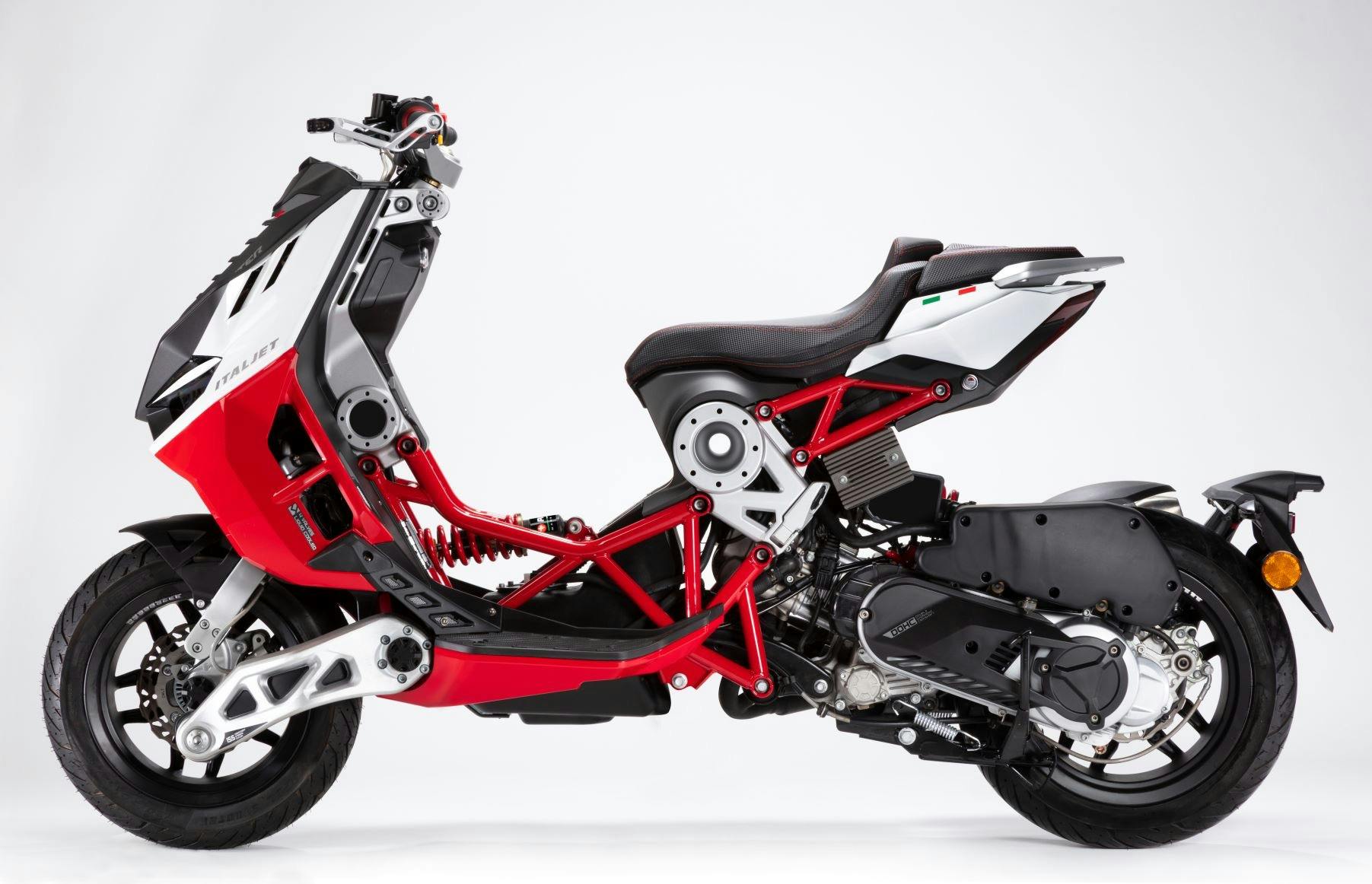 Italie Dragster 2021 red