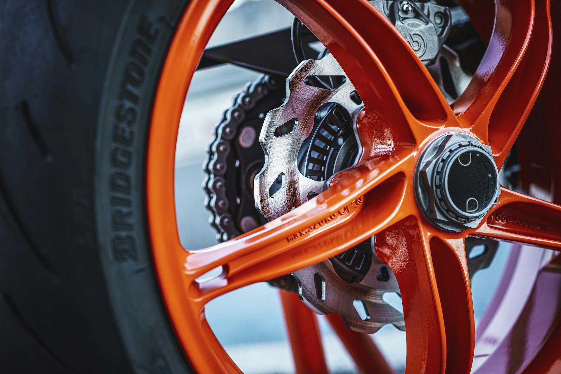 Dettaglio ruote in lega KTM 1290 Super Duke R EVO