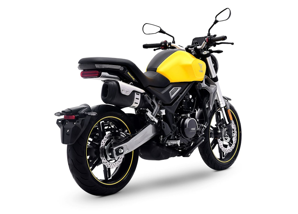 Voge 350 AC Trofeo - statica studio tre quarti posteriore dx