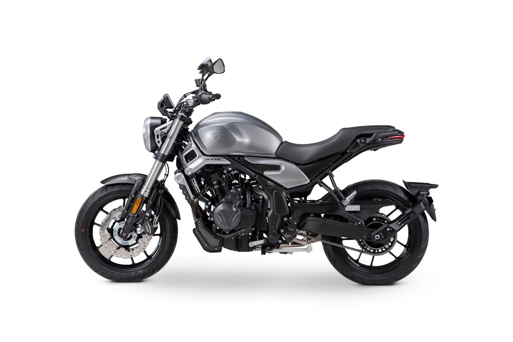 Voge 500 AC Trofeo - statica studio laterale