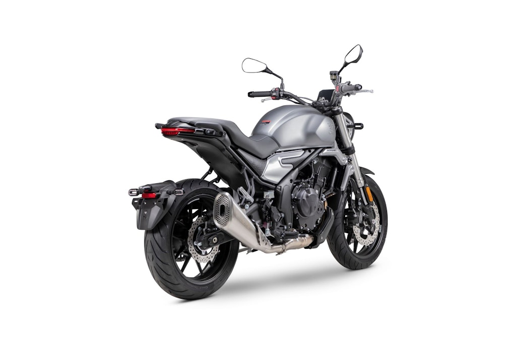 Voge 500 AC Trofeo - statica studio tre quarti posteriore