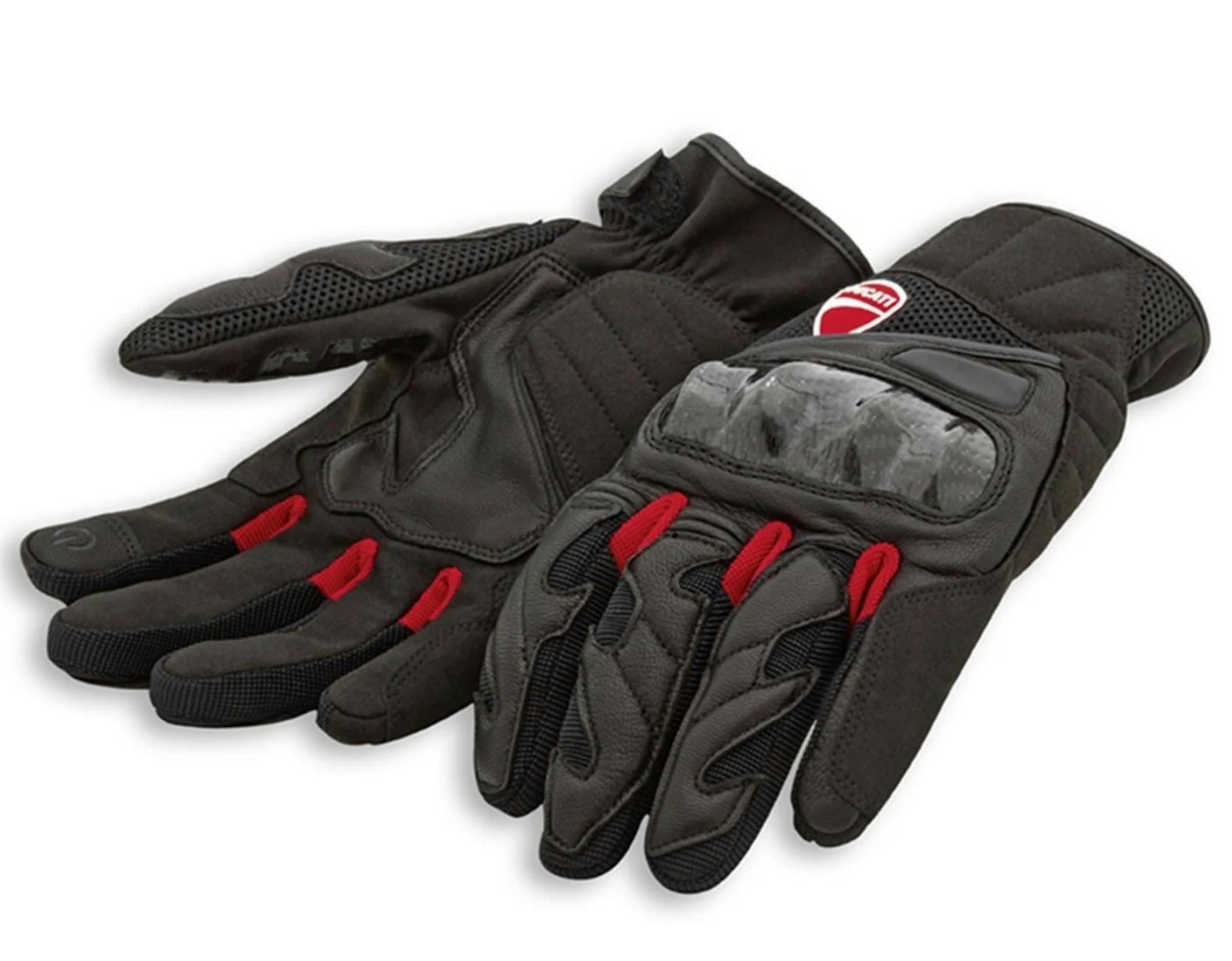 Guanti Ducati_primo piano 