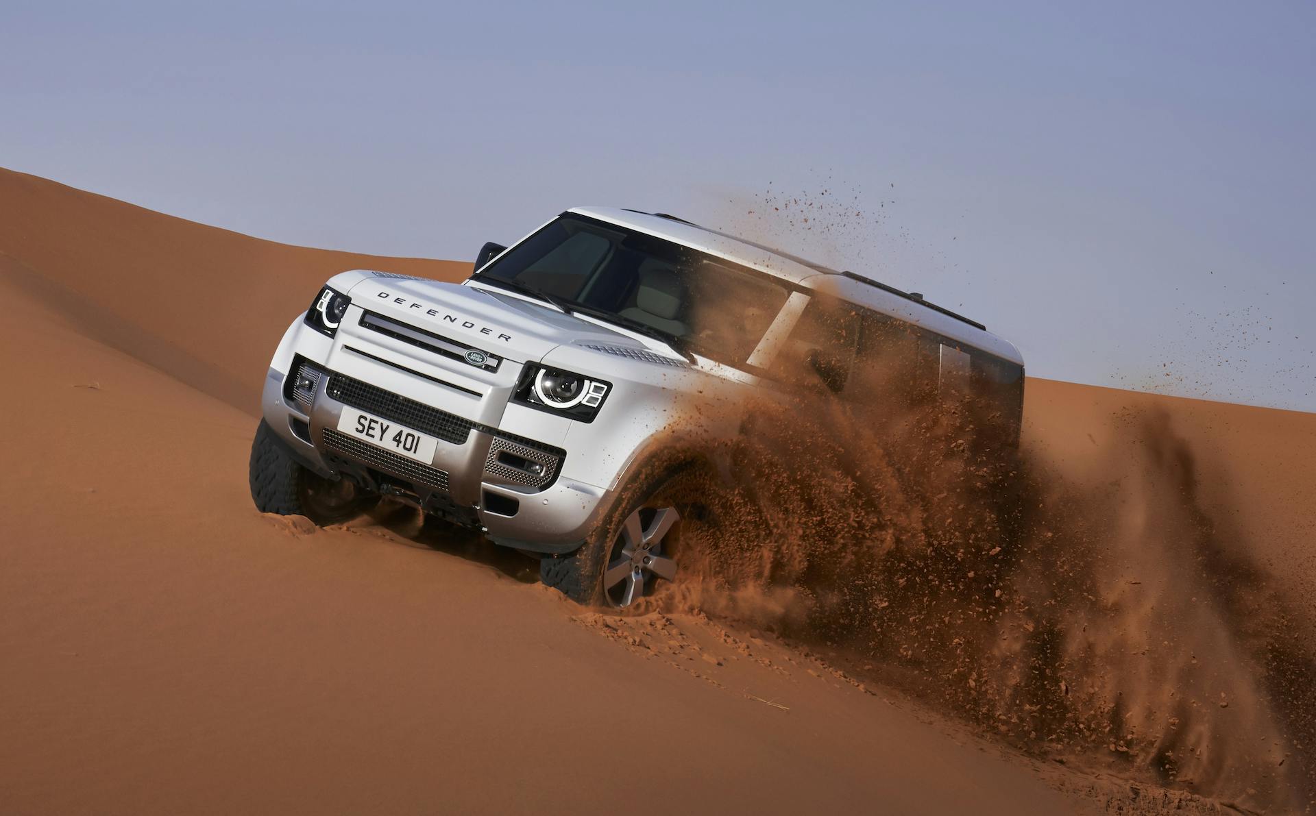 Land Rover Defender 130 8 posti