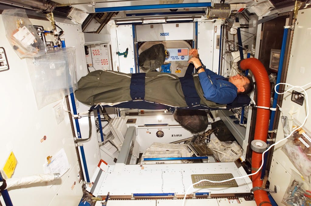 astronauta, dormire, spazio