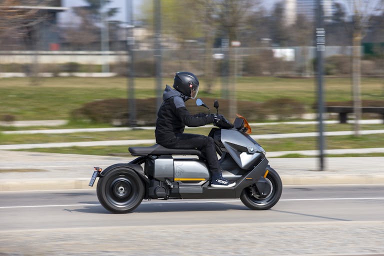 BMW CE 04