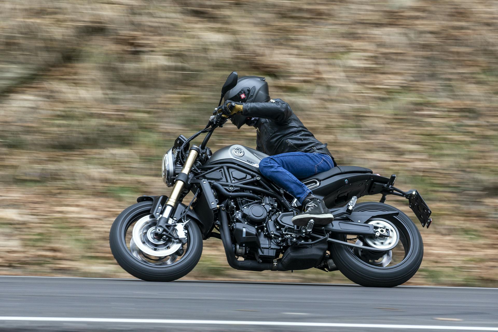 Benelli Leoncino 800