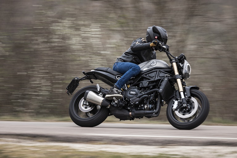 Benelli Leoncino 800