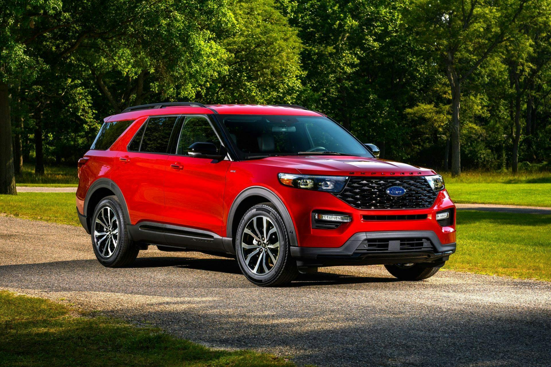 Ford Explorer ST Line 2022 - statica tre quarti anteriore